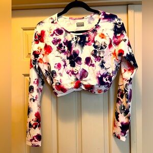 New Tag Removed Never Worn Floral Long Sleeve Crop Top Super Cute Sexxxy